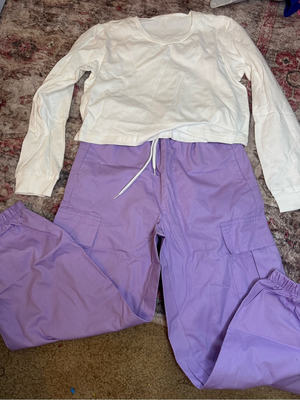 New girls cropped shirt and jogger pants size 6-7 years ๐